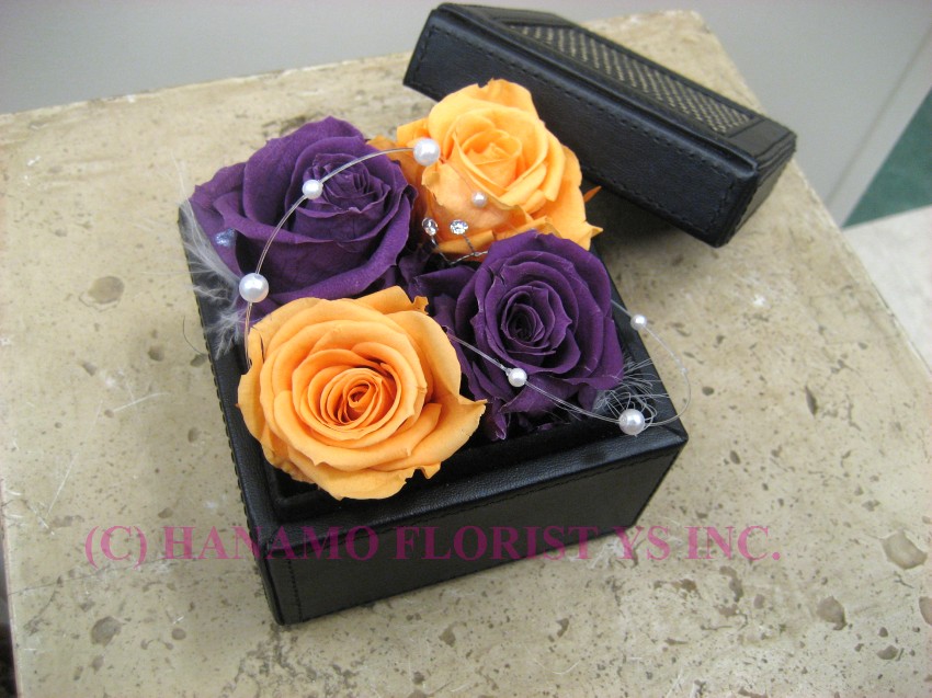 PRES005 Preserved Roses in the box
